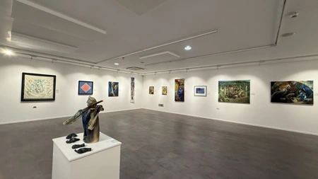 Studio Gallery 8